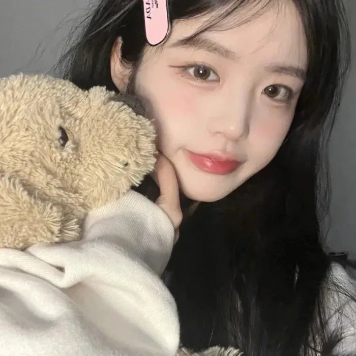 战火中的花蕾